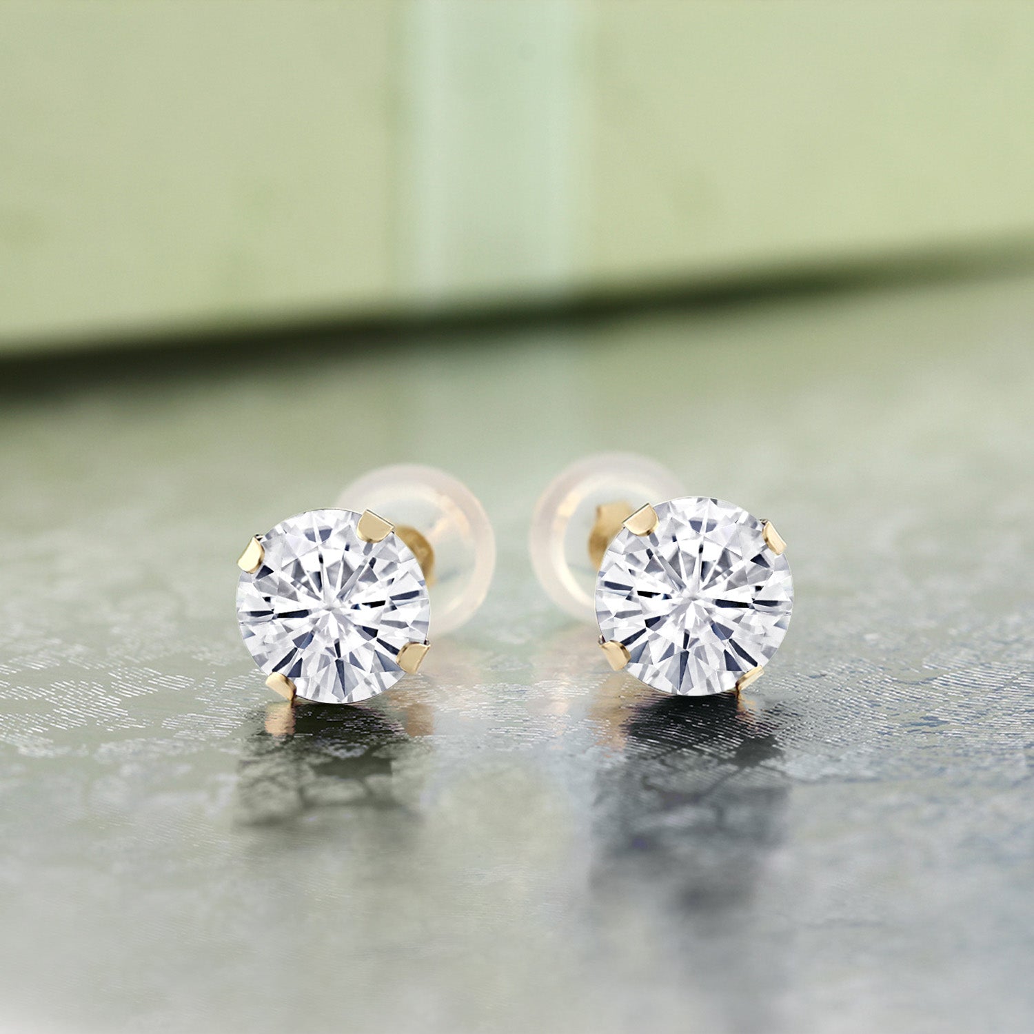 Earrings in 14K Yellow Gold