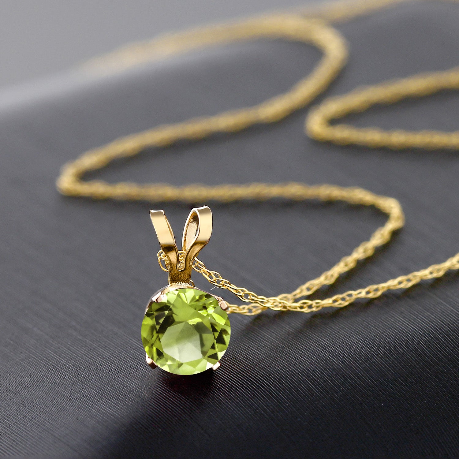 Peridot - August_Pendant in 14K Yellow Gold