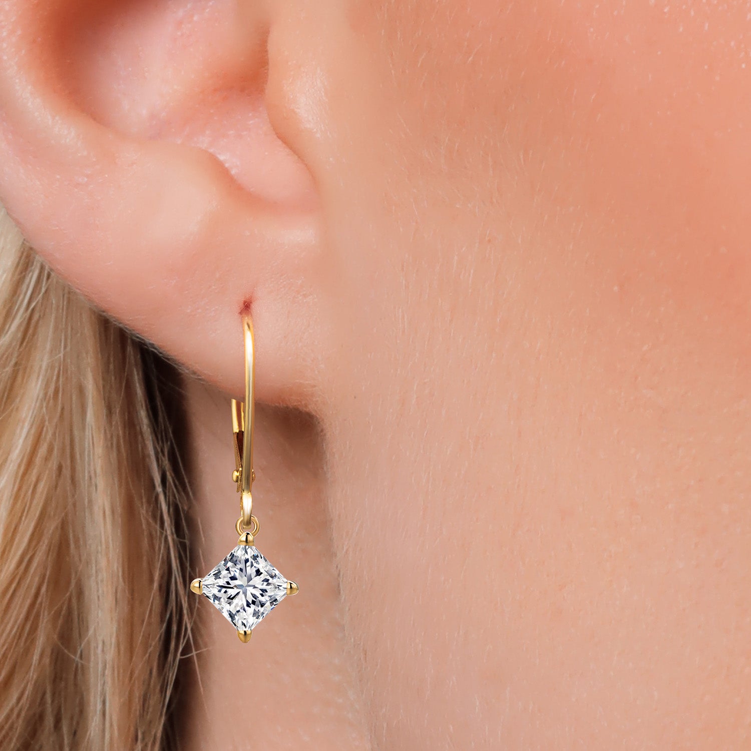 Earrings in 14K Yellow Gold