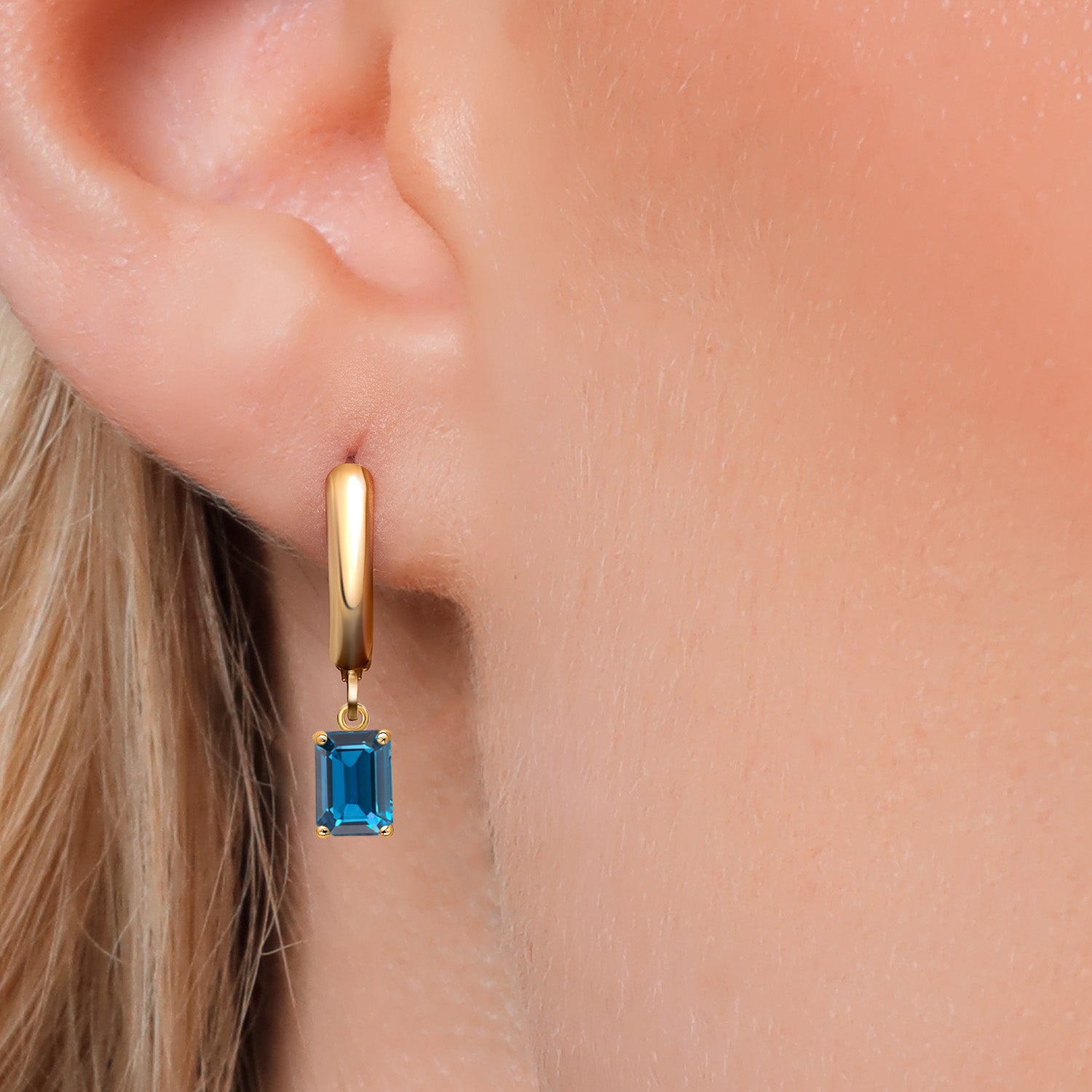 Earrings in 14K Yellow Gold