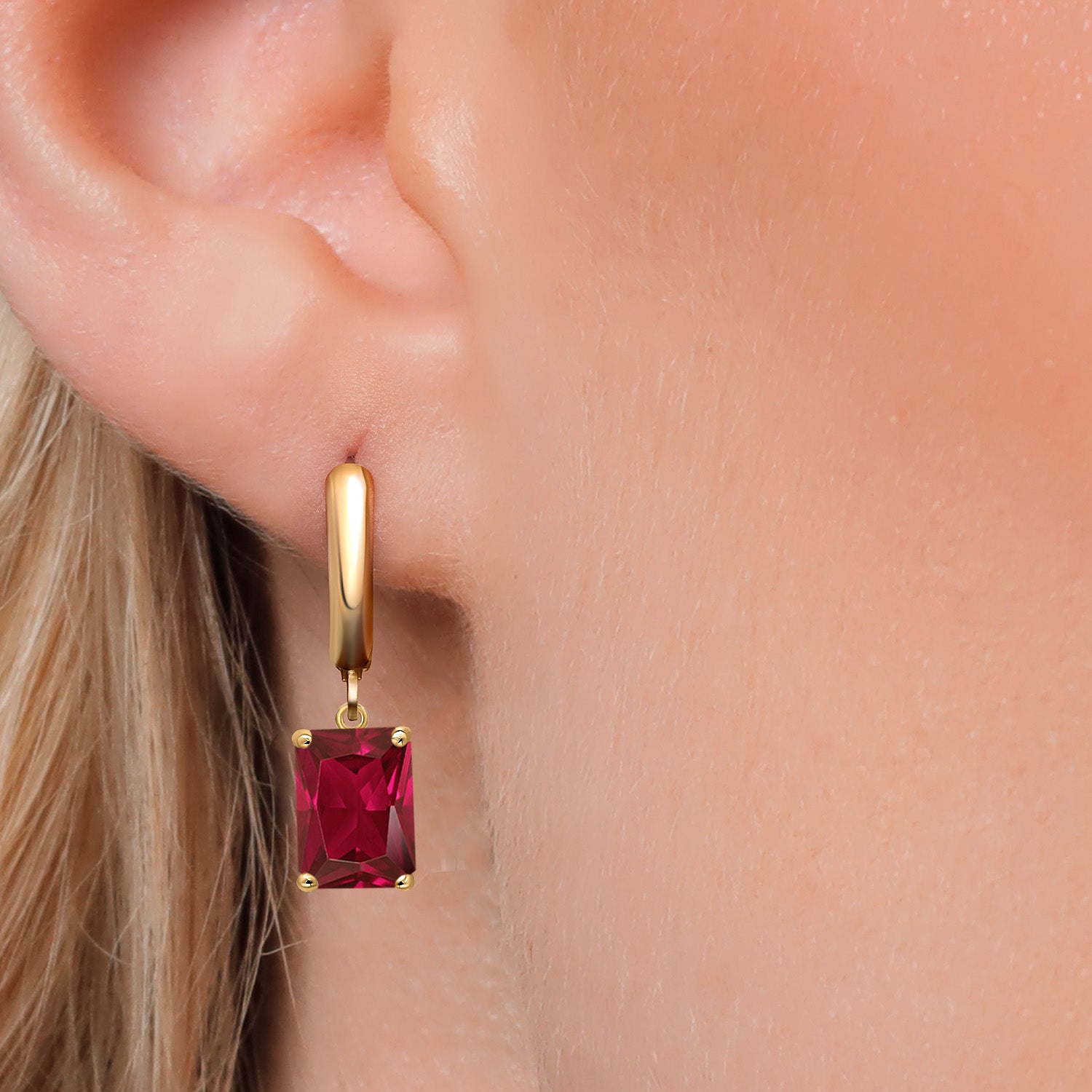 Earrings in 14K Yellow Gold