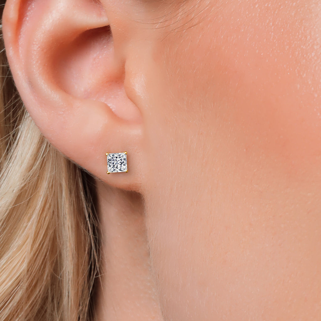 Earrings in 14K Yellow Gold