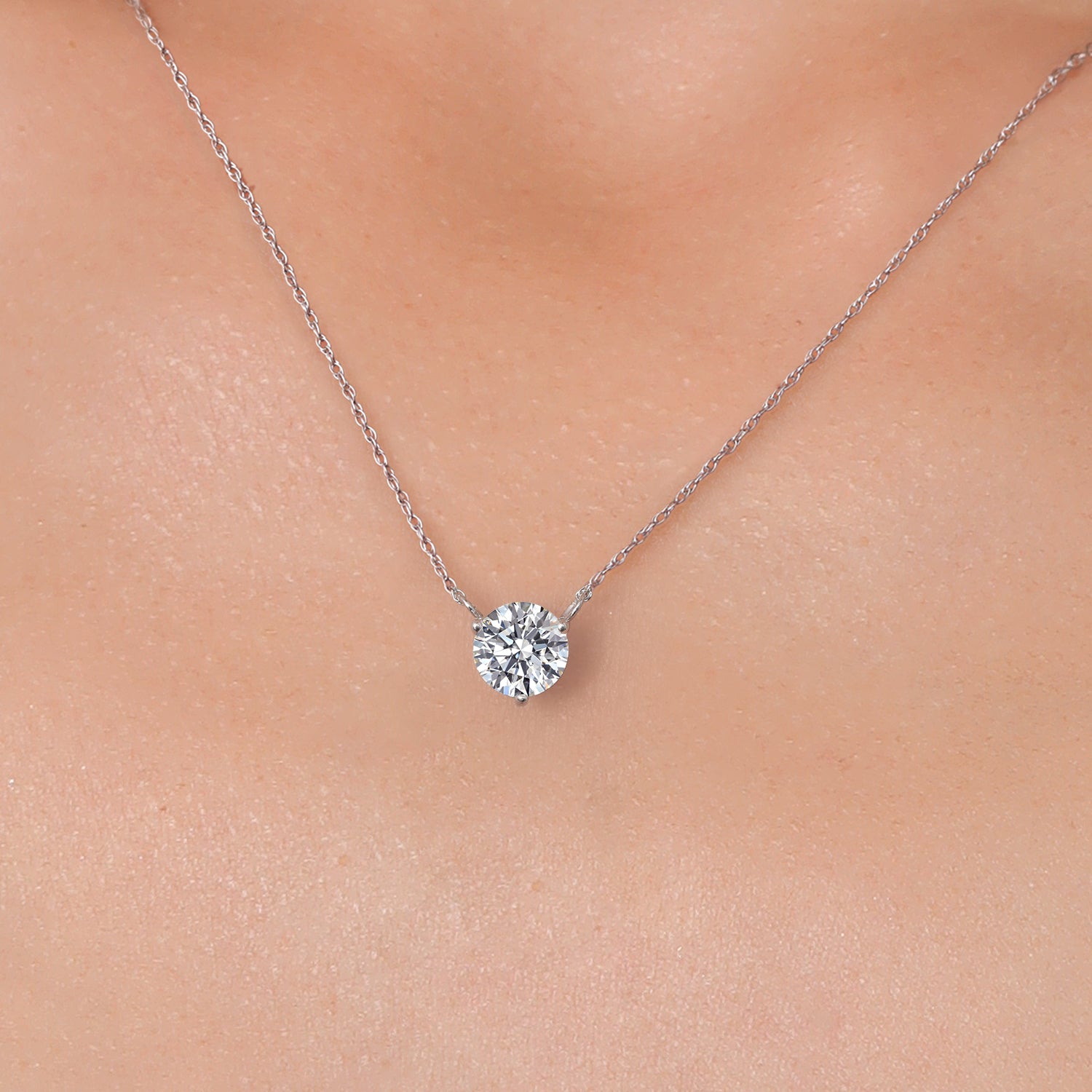 Pendant in 14K White Gold