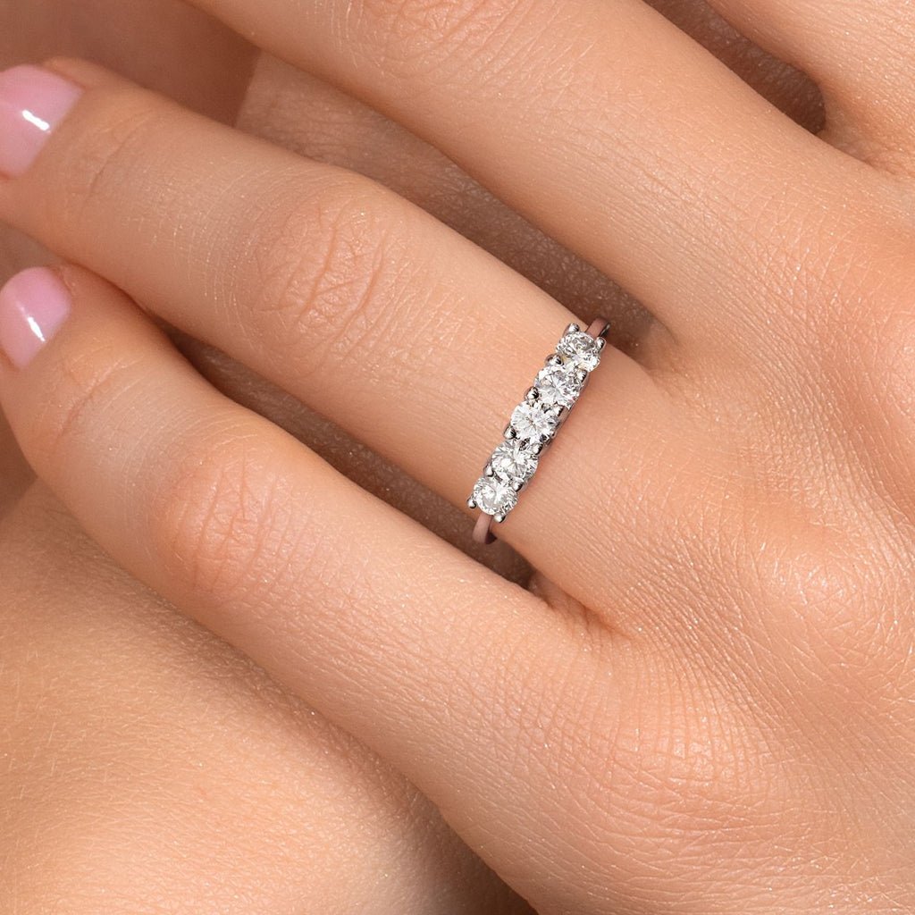 Ring in 10K White Gold