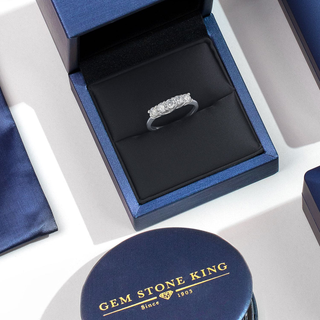 Ring in 10K White Gold